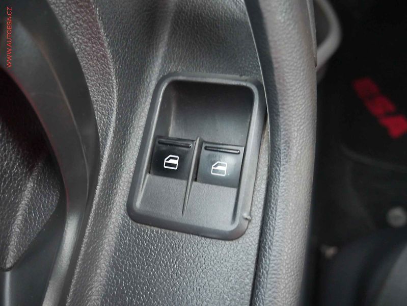 Škoda Roomster (2015) 1.2TSi, ČR, AC, výhřev sed - fotka 12 z 13