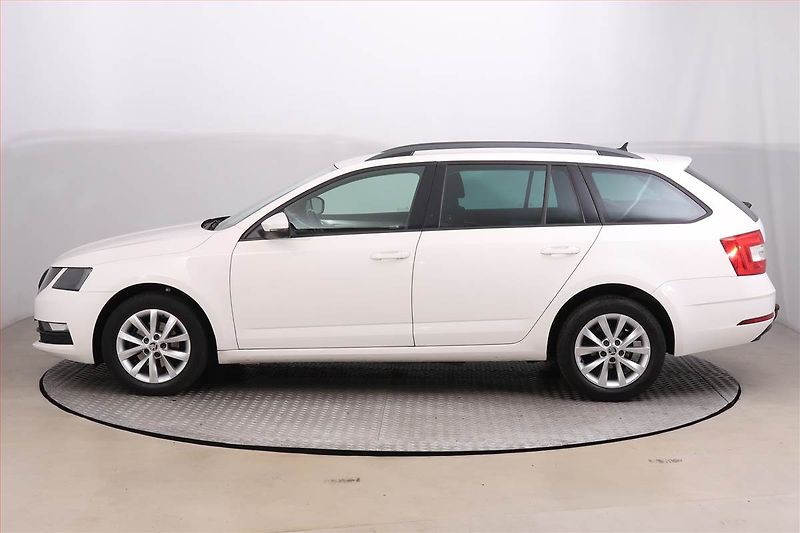 Škoda Octavia (2017) 1.6 TDI, Navi, Tempomat - fotka 3 z 16