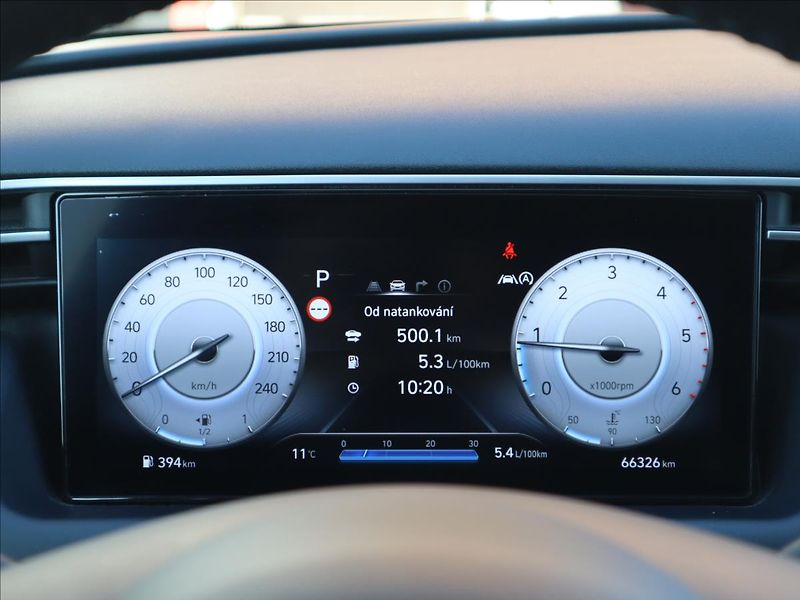 Hyundai Tucson 1,6 MHEV CRDi, LED, ACC - fotka 13 z 31