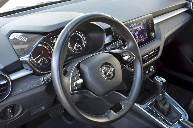 Škoda Fabia (2023) 1.5 TSI 110 kW Style PLUS DSG - fotka 12 z 26