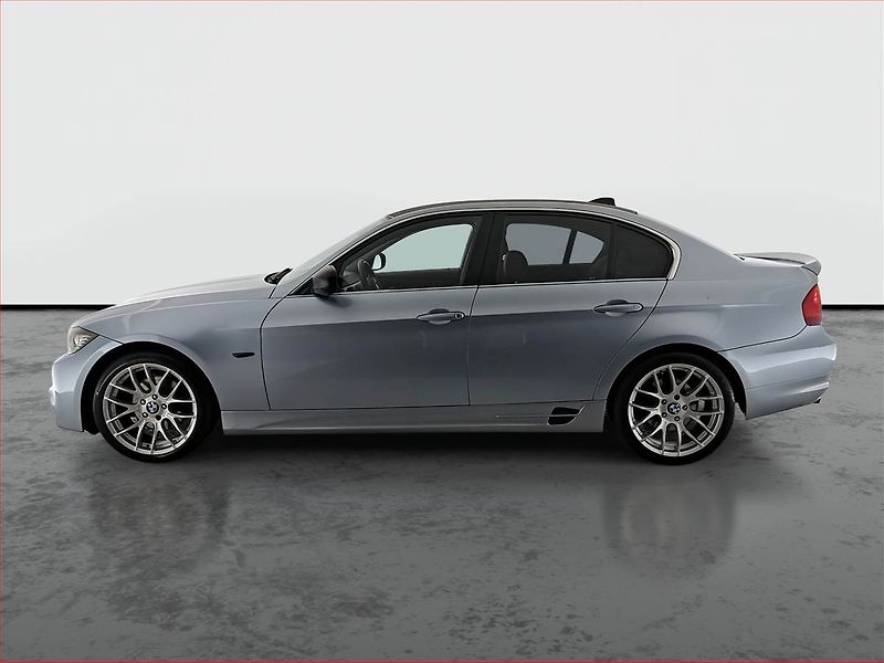 BMW Řada 3 (2009) 320 d, Tempomat, Vyhř. sedaček - fotka 3 z 14