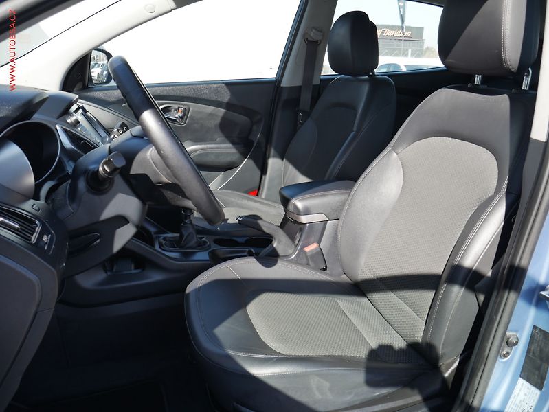 Hyundai ix35 (2013) 1.7CRDi, ČR, Trikolor, autoAC - fotka 9 z 23
