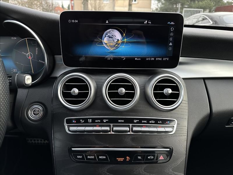 Mercedes-Benz Třídy C 180 AMG,Aut. multibeam - fotka 21 z 31