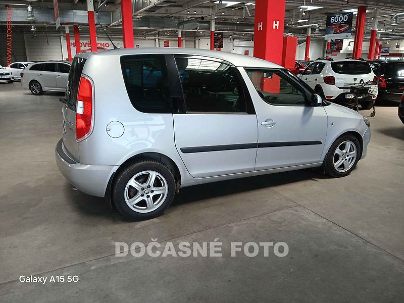 Škoda Roomster (2010) 1.6 TDi, ČR - fotka 2 z 3