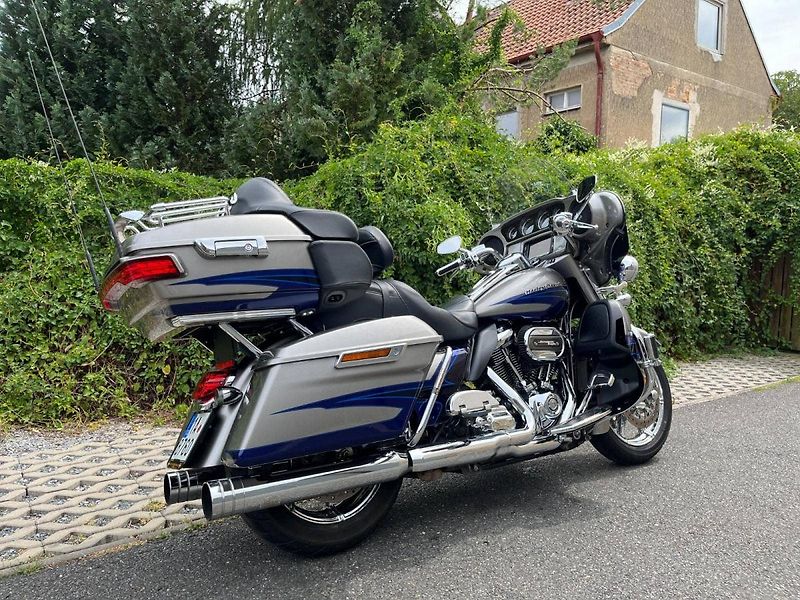Harley-Davidson FLHTKSE ULTRA LIMITED CVO (2017) AKČNÍ CENA - fotka 3 z 15