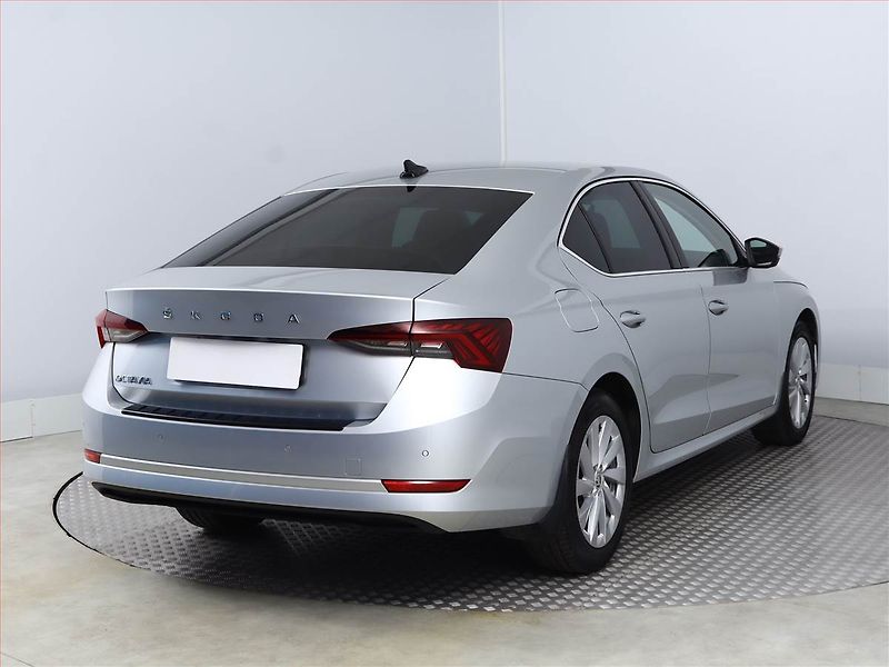 Škoda Octavia (2023) Style 2.0 TDI - fotka 5 z 23