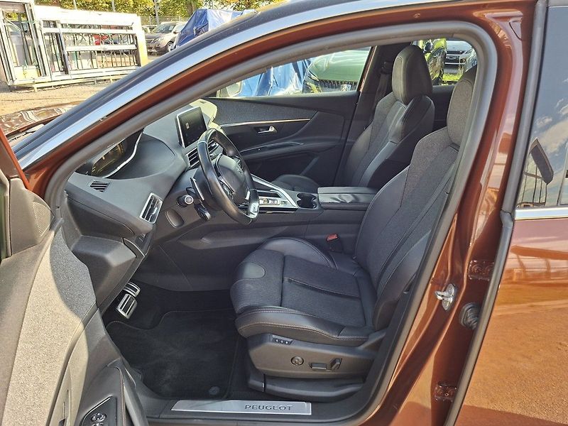 Peugeot 3008 GT LINE 1,6 THP EAT6 - fotka 12 z 28