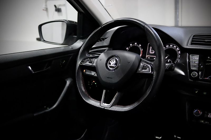 Škoda Fabia 3 Combi 81 kW Monte Carlo - fotka 19 z 31