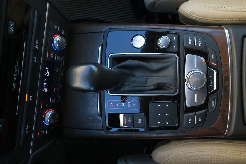 Audi A6 Allroad 3.0TDI 200kW Quat. Stronic ČR - fotka 35 z 50