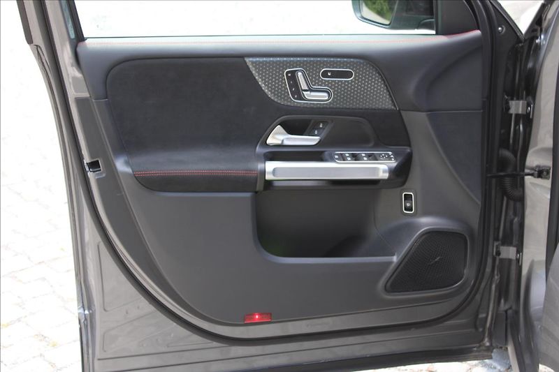 Mercedes-Benz GLB 35 AMG*4M*FACEL*ZÁR*DPH*CZ - fotka 12 z 42