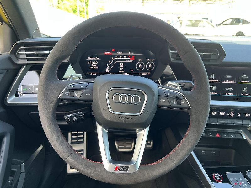 Audi RS 3 (2024) 2,5 TFSI Quattro 294KW - fotka 11 z 37