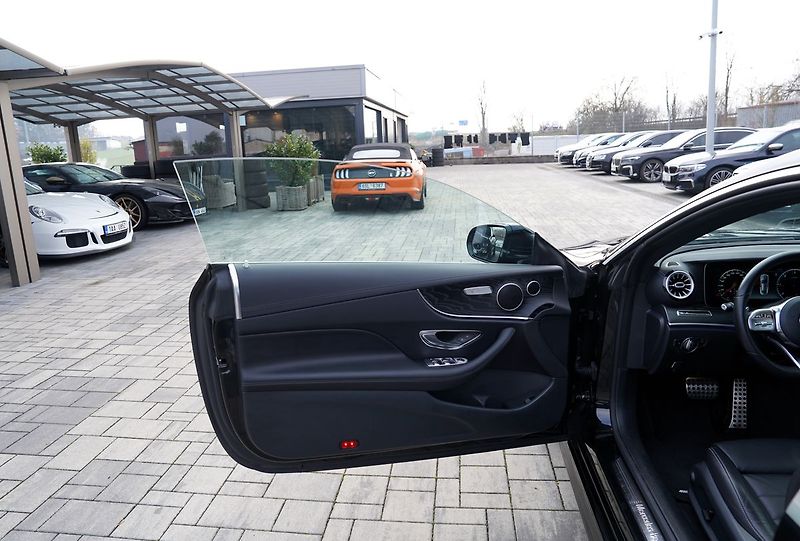 Mercedes-Benz Třídy E E 300d AMG Avantgarde/245 PS - fotka 14 z 34