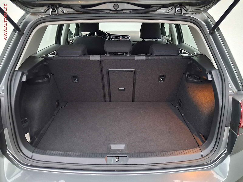 Volkswagen Golf (2018) 1.5 TSi, Join, LED, navi, - fotka 7 z 19