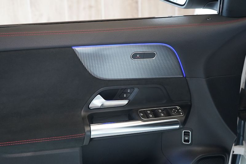 Mercedes-Benz EQA 250, AMG Line, Tažné,  KEYLESS - fotka 22 z 46