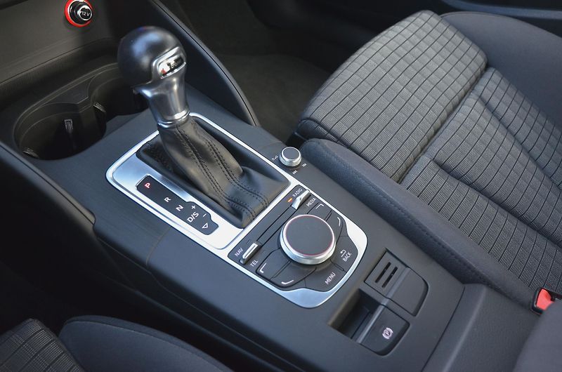 Audi A3 (2015) 1.4 TFSi 92kW AT / 69tkm 1.MAJ - fotka 23 z 38