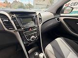 Hyundai i30 (2015) 1.6-NÍZKÁ SPOTŘEBA-AUT-SENZORY - náhled 16