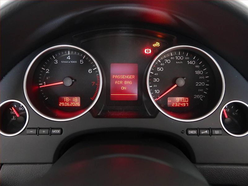 Audi A4 (2008) S-Line 1.8 T, Serv.kniha - fotka 10 z 13