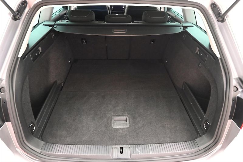 Volkswagen Passat 1,5 TSI 110 kW DSG Business Zá - fotka 10 z 31