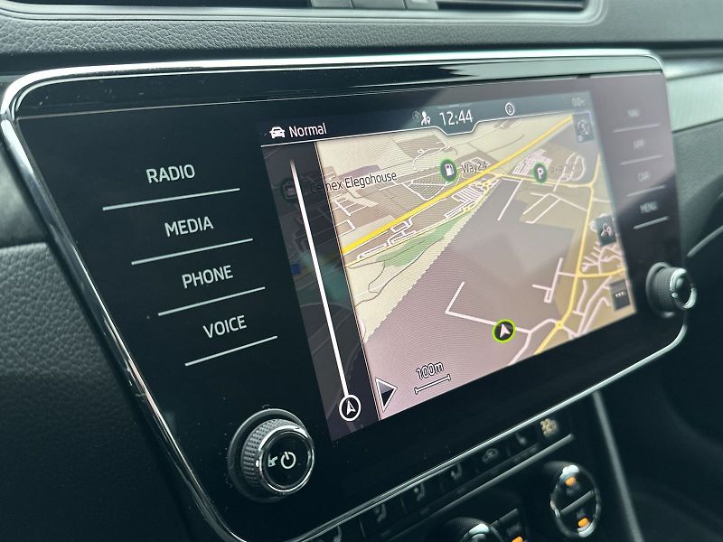 Škoda Superb (2021) 1.5 TSI Sportline - fotka 11 z 29