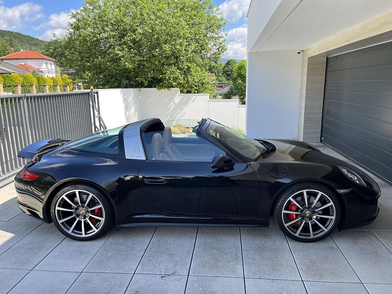 Porsche 911 Targa 4S 991.2 309 kW - fotka 2 z 31