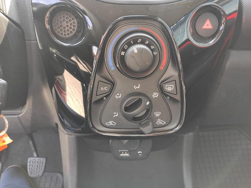 Citroën C1 (2020) 1.0i 72k MAN5 zimní pneu - fotka 17 z 25
