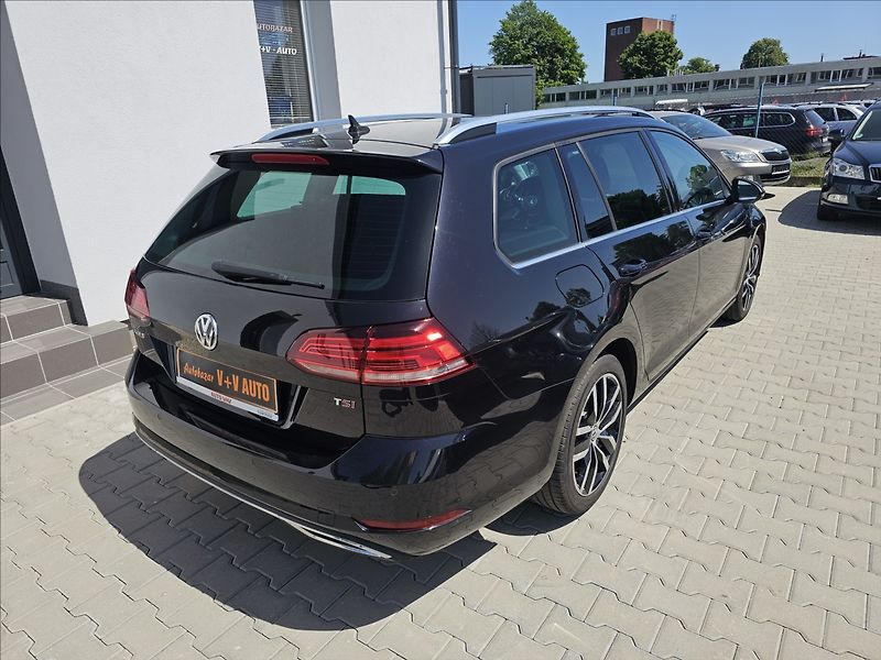 Volkswagen Golf 1,4TSi 110KW DSG Highline - fotka 6 z 50