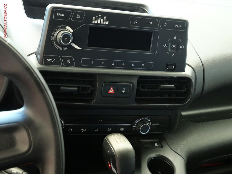 Citroën Berlingo (2020) 1.5HDi, 1.maj,ČR, AC, STK4/28 - fotka 9 z 17