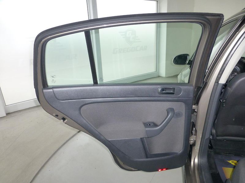 Volkswagen Golf Plus (2011) 1,2TSI*PARK.S**ALU***VYHŘ.SED. - fotka 11 z 24