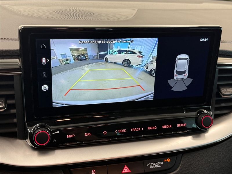 Kia XCeed 1,5 T-GDI ZÁRUKA MHEV AT TOP - fotka 11 z 18