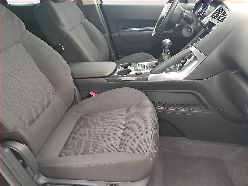 Peugeot 3008 (2012) 2.0 HDi, Navi, Tempomat - fotka 9 z 16