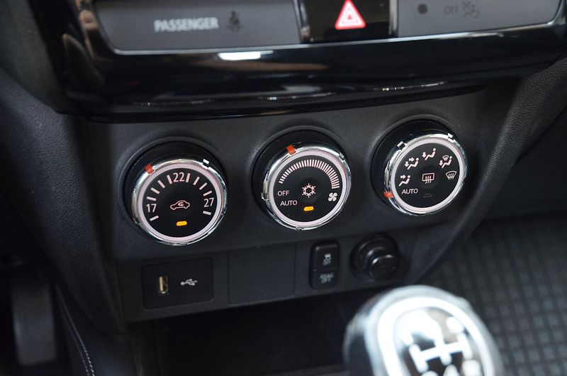 Mitsubishi ASX (2018) 1.6 MIVEC 86kW / ČR / TAŽNÉ - fotka 25 z 30