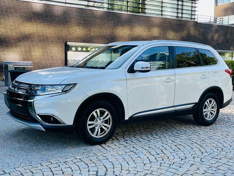 Mitsubishi Outlander 2.0i 1.MAJITEL SERVISKA TAŽNÉ - fotka 4 z 46
