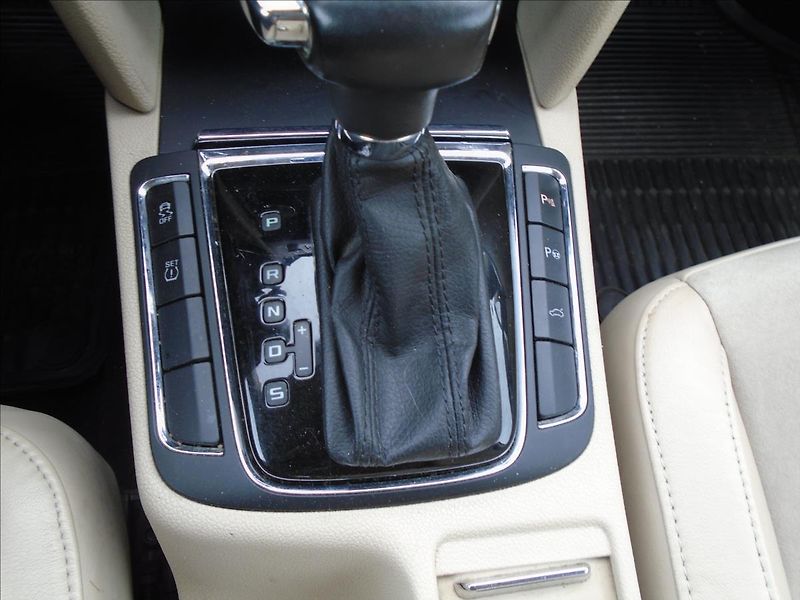 Škoda Superb 2,0   2.0.TDI-CR-125KW - fotka 26 z 28