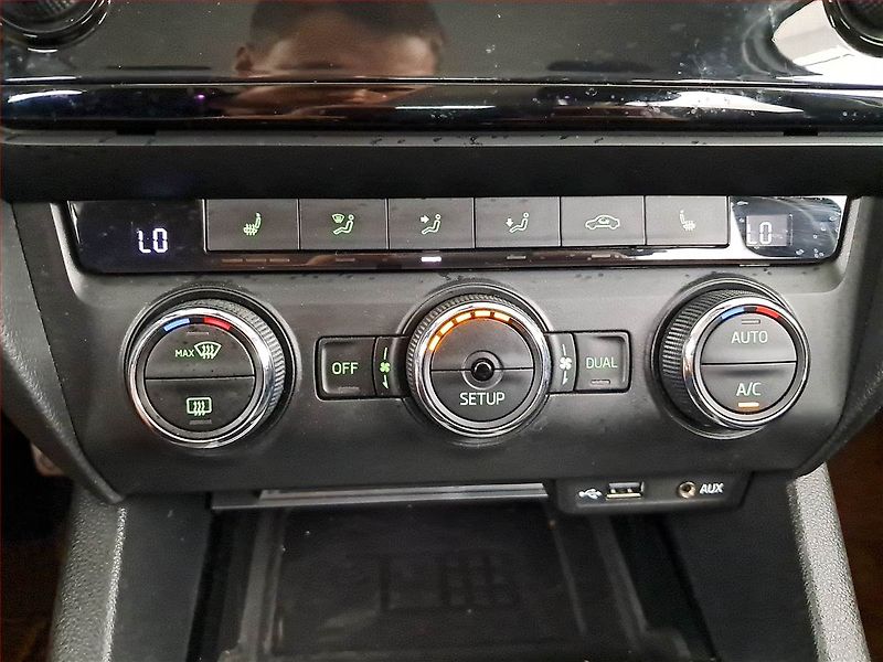 Škoda Octavia (2014) Ambition 1.2 TSI, Navi - fotka 13 z 22