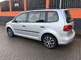 Volkswagen Touran 1.6 TDi DSG Serviska - náhled 8