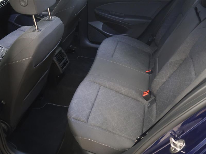 Volkswagen Golf 1,5 TSI Life 1.majitel CZ - fotka 15 z 40