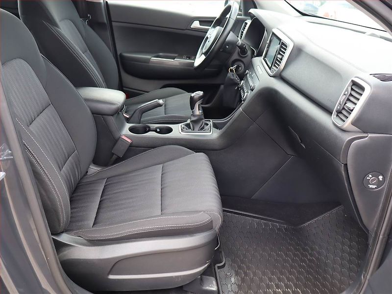 Kia Sportage (2018) 1.6 GDI, Serv.kniha, Tempomat - fotka 9 z 19