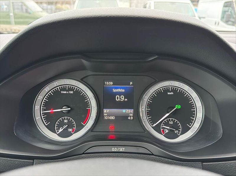Škoda Karoq 2,0 TDi 110 KW 4X4 ČR WEBASTO - fotka 18 z 44