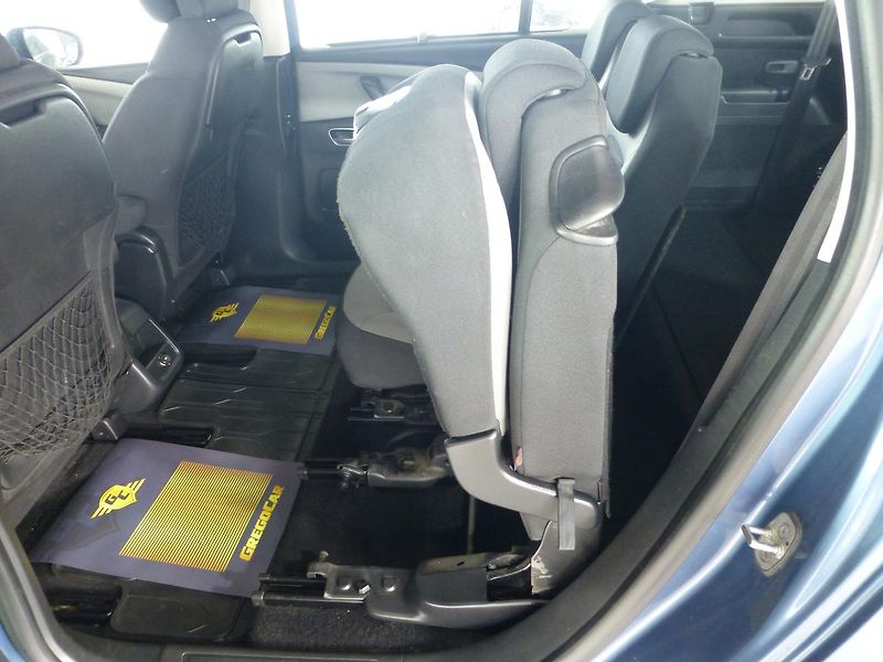 Citroën Grand C4 Picasso (2014) 1,6HDI*DIGI*NAV*ALU**KAMERA*7M - fotka 18 z 30