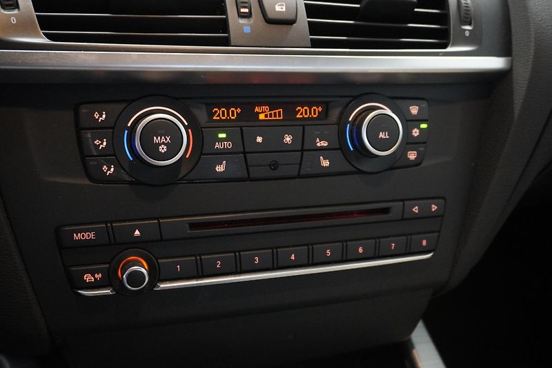 BMW X3 3,0 XDRIVE30D AUTOMAT - fotka 15 z 27