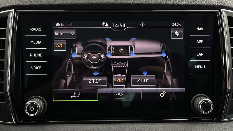 Škoda Karoq 1.5 TSI DSG Style - fotka 26 z 29