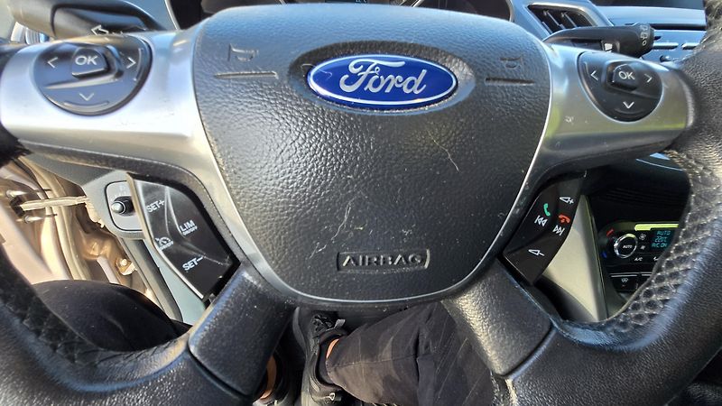 Ford Grand C-MAX 1.6 16V TITANIUM 7MÍSTNÝ  - fotka 41 z 42