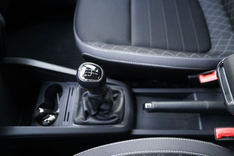 Škoda Fabia 1.0 TSI 70kW Ambition ČR - fotka 33 z 36