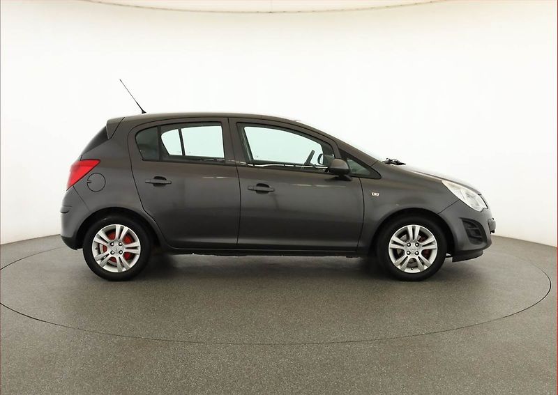 Opel Corsa (2013) 1.2 , po STK, jezdí výborně - fotka 6 z 11