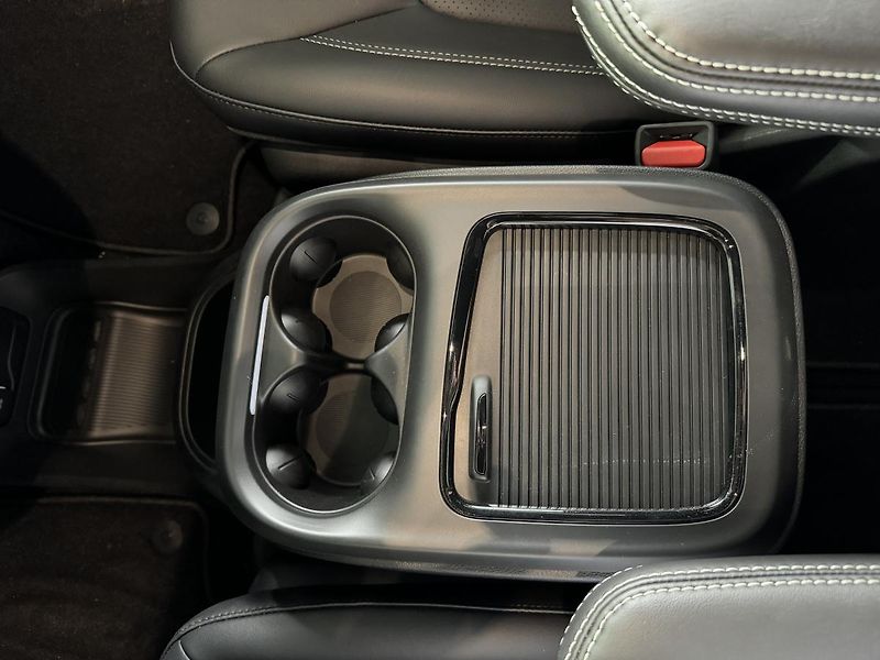 Chrysler Pacifica AWD Touring-L S-Appearance - fotka 45 z 55