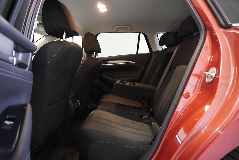 Mazda 6 2.2 SKYACTIV-D PREMIUM AUT. - fotka 22 z 31