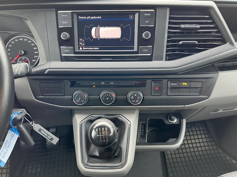 Volkswagen Transporter (2022) 2.0TDI 110kW TAŽNÝ 8MÍST DPH - fotka 11 z 27