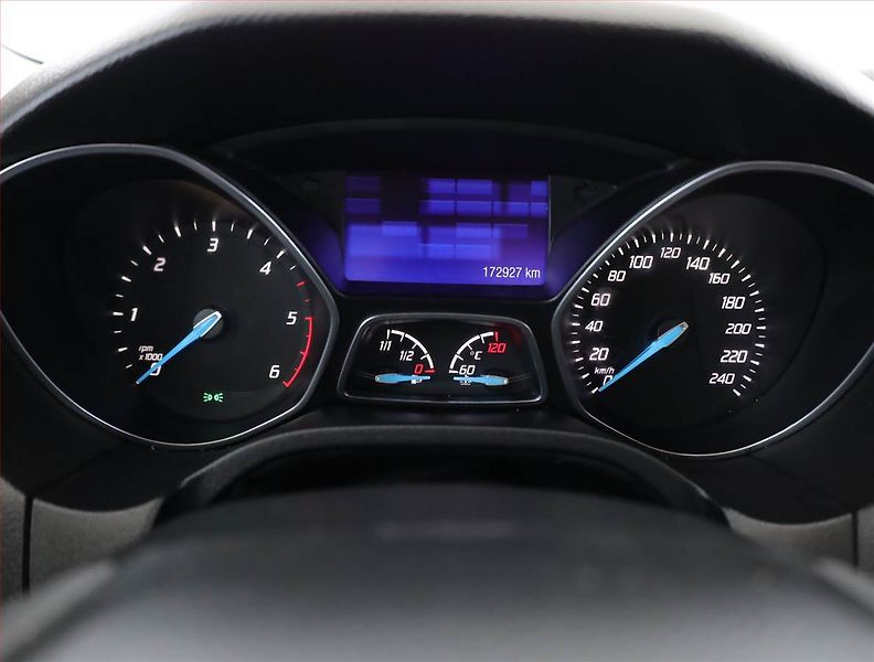 Ford Focus (2013) 1.6 TDCi, po STK, Tažné - fotka 9 z 15