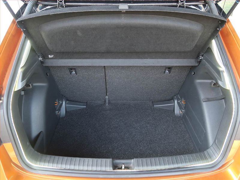 Škoda Fabia (2022) 1.0 TSI, Navi, Tempomat - fotka 13 z 18