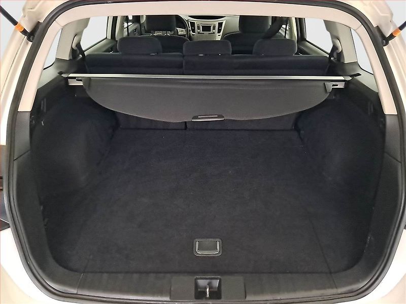 Subaru Outback (2012) 2.0 D, 4X4, Xenony, Tempomat - fotka 13 z 17